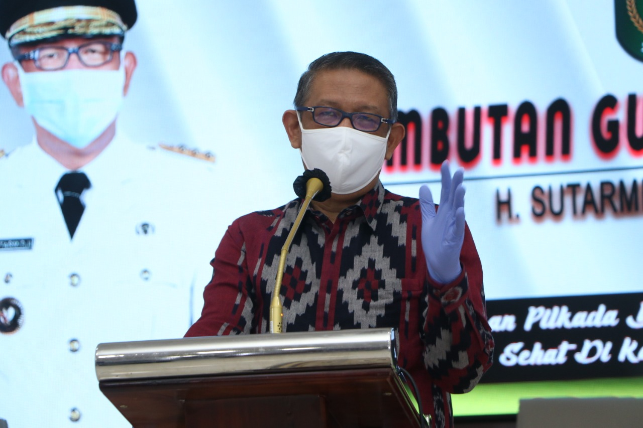 Gubernur Kalimantan Barat (Kalbar), H. Sutarmidji, S.H, M.Hum Penandatanganan Komitmen