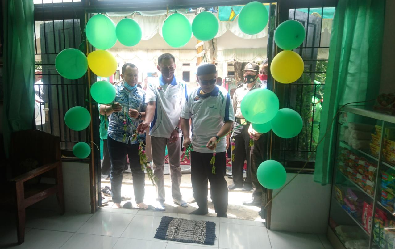 Kepala DLH Banjar, H Boyke Wahyu Tristiyanto meresmikan koperasi Bank Sampah