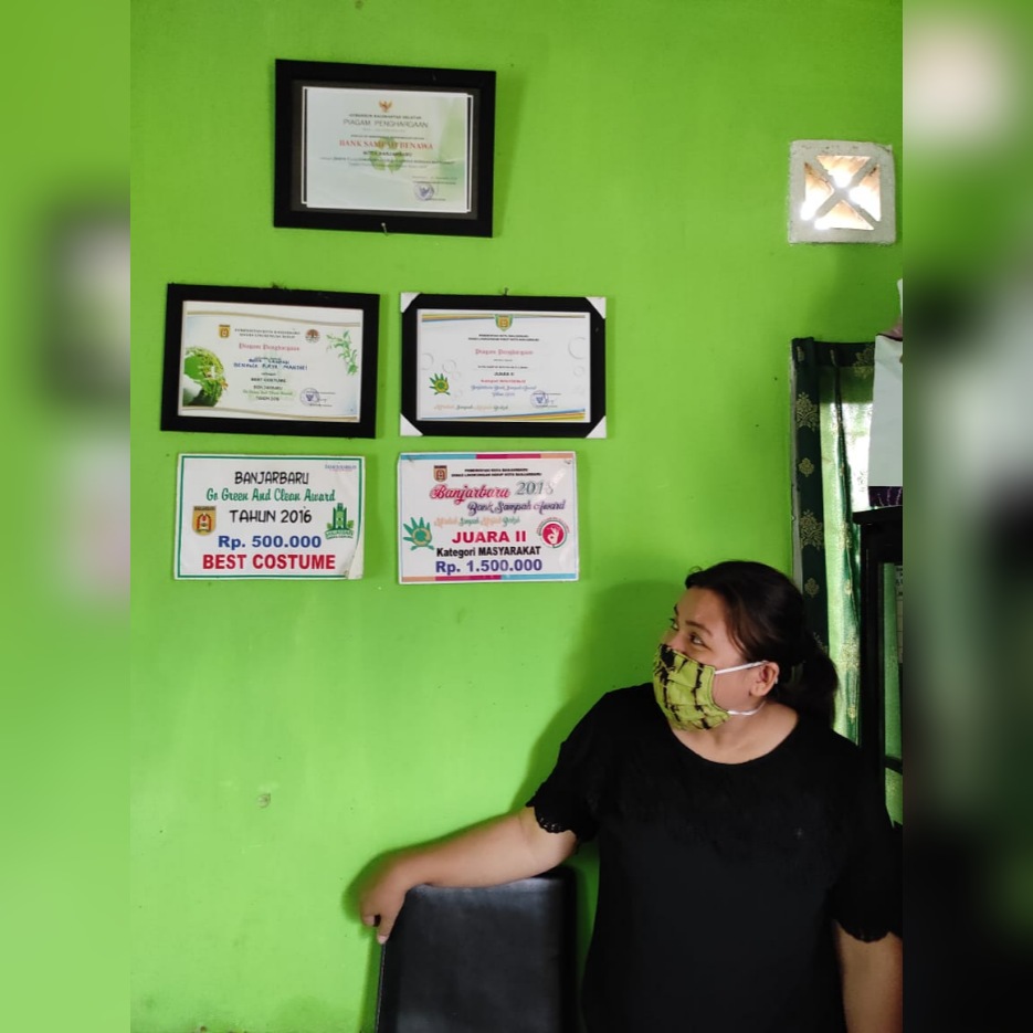 Buah ketekunan para pengelolairektur Utama Bank Sampah Benawa Raya Mandiri, Ni Wayan Indri.