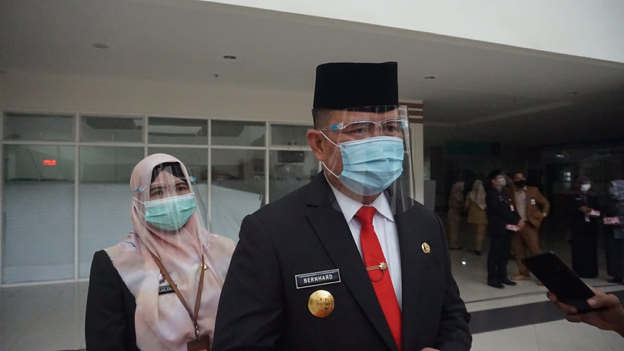 Pjs Wali Kota Banjarbaru Dr Bernhard E Rondonuwu