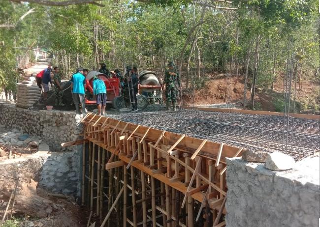 Infastruktur desa menjadi fokus program dari H Abdul Hadi-H Supiani (HAS) di Balangan