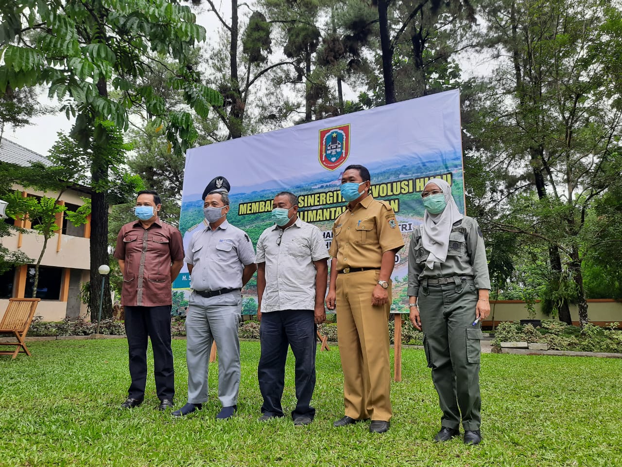 Dinas Kehutanan Provinsi Kalimantan Selatan bersama industri kayu dan Gapoktanhut adakan kerjasama