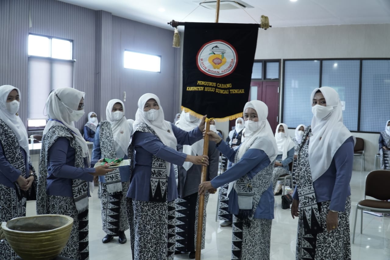 Pelantikan Pimpinan Cabang IBI Kabupaten HST