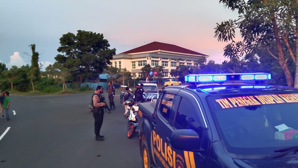 Polres Banjarbaru Stop Aksi Balapan Liar dan lakukan penilangan