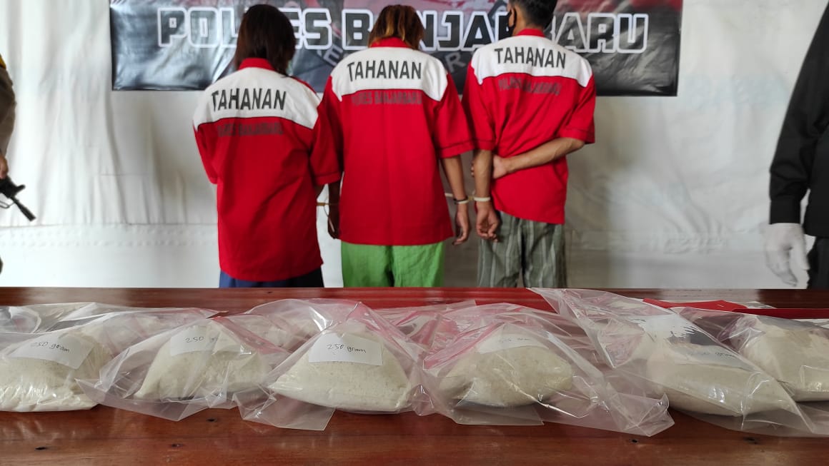 Tiga tersangka tindak pidana narkotika ditangkap pihak Polres Banjarbaru