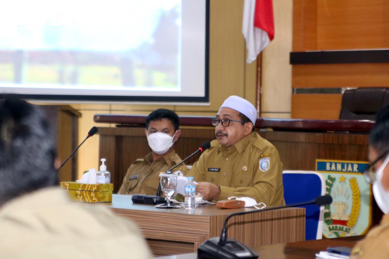 Wakil Bupati Banjar Said Idrus Al Habsyie saat menyambut kedatangan rombongan dari Pemkab Batola