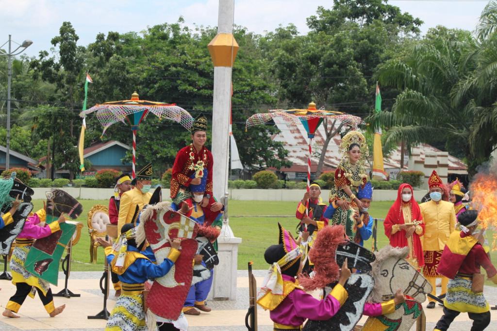 Tari Karasmin Balawang Tujuh Di Peringatan Hari Jadi Kabupaten Balangan