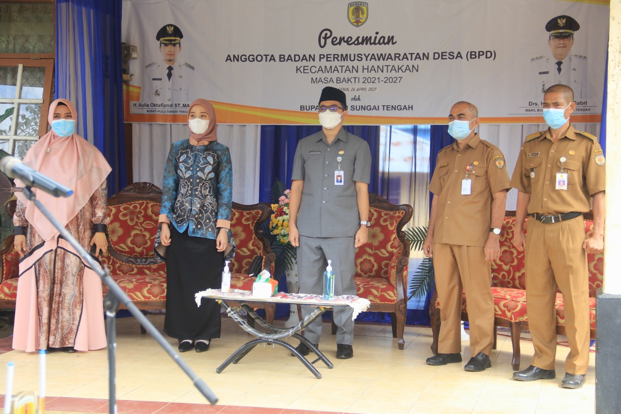 Peresmian anggota Badan Permusyawaratan Desa (BPD) di tiga Kecamatan Kabupaten HST Periode 2021-2027