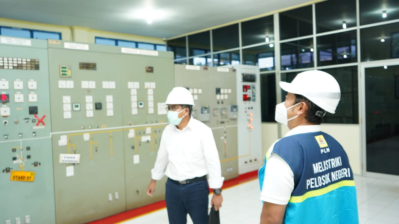 PLN UIW Kalselteng Menjaga ketersediaan listrik selama Bulan Ramadan
