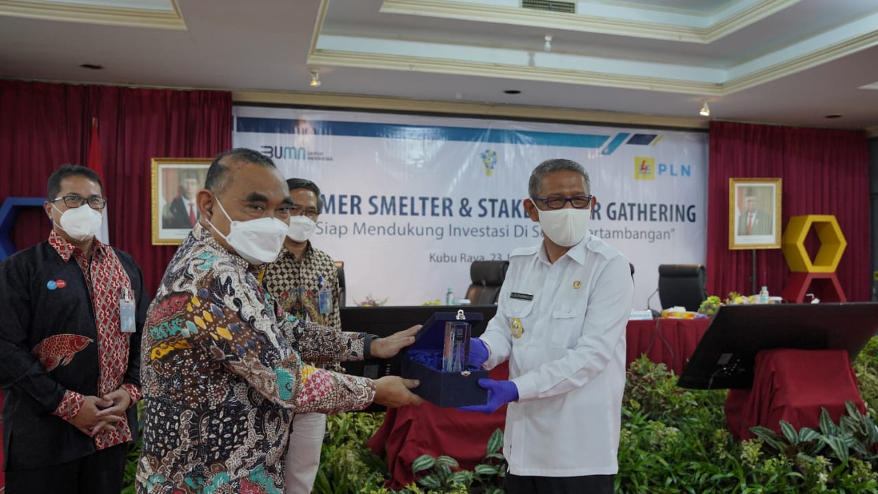 PT PLN (Persero) siap mendukung pertumbuhan usaha pelaku bisnis, industri, dan investasi pertambangan di Kalimantan