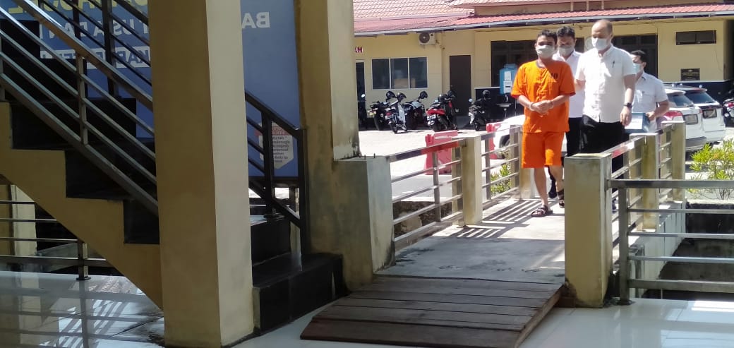 Oknum Kades Pantai Kecamatan Kapuas Barat Korup Dana BLT di amankan pihak kepolisian