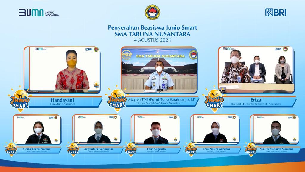 Penyerahan Beasiswa Junio Smart SMA Taruna Nusantara