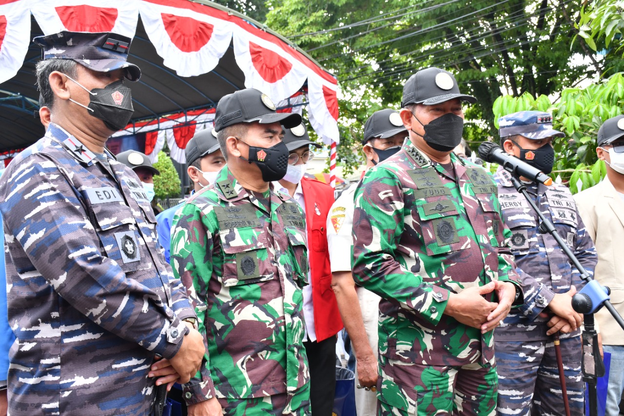 Kepala Staf Angkatan Laut Laksamana TNI Yudo Margono beserta jajarannya