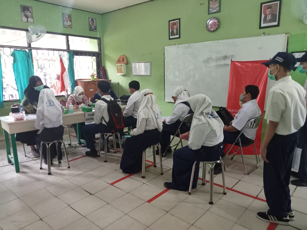 Vaksinasi siswa siswi SMP di Banjarbaru