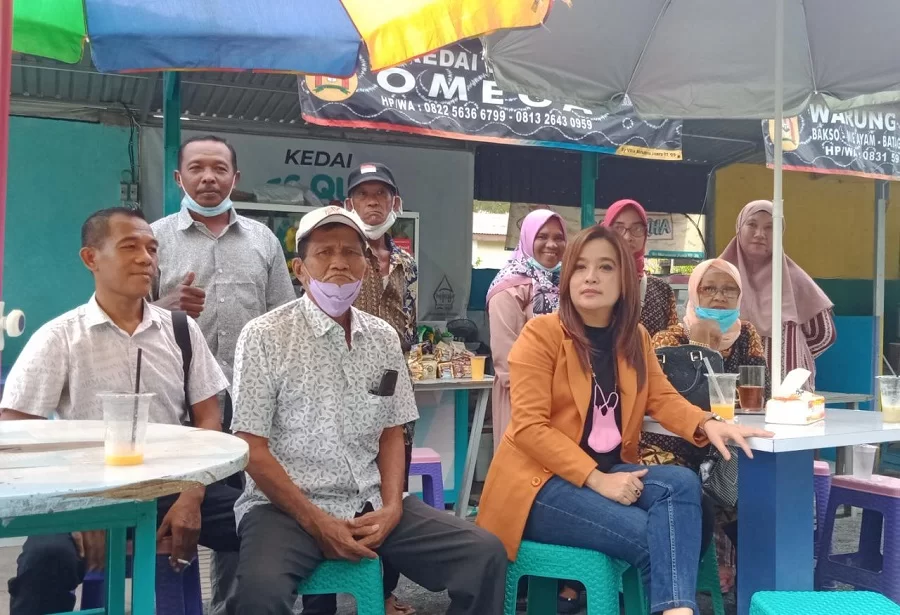Wakil Ketua Komisi III DPRD Kota Banjarbaru Emi Lasari kunjungan reses di wilayah Kelurahan Syamsudin Noor