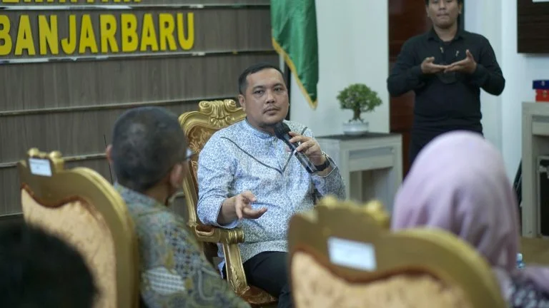 Wali Kota Banjarbaru H M Aditya Mufti Ariffin SH MH